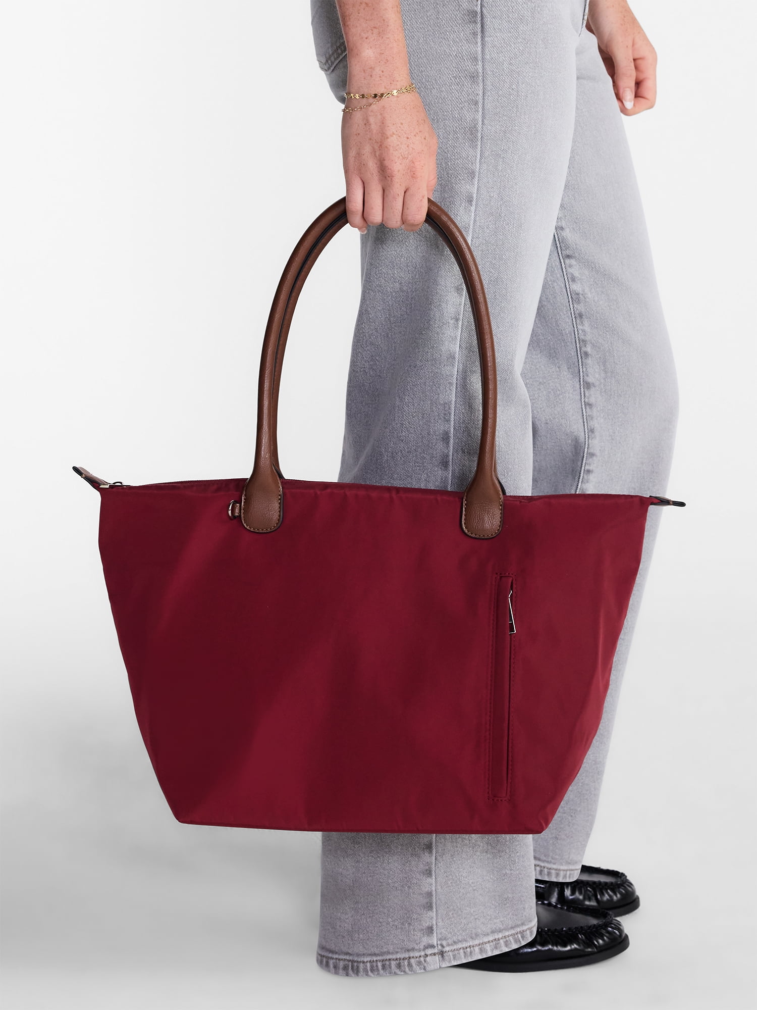 No Boundaries Women's Tote Bag, Rich Red