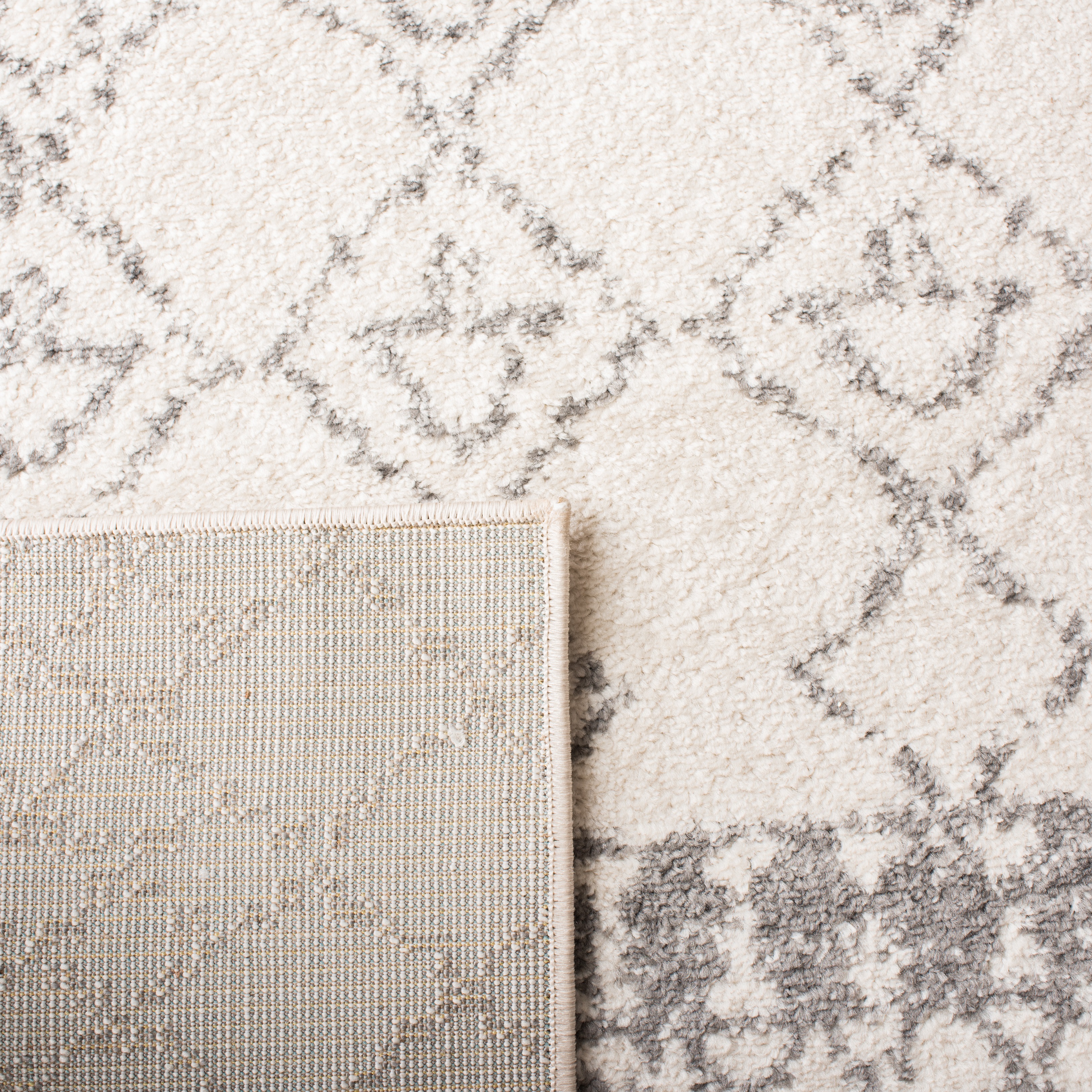 SAFAVIEH Tulum Coriander Moroccan Geometric Area Rug, Ivory/Grey, 4' x 6'