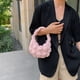 thumbnail image 4 of Bolso de mano acolchado para mujer, bolso de hombro acolchado ligero, bolso de mano acolchado tipo hobo 2023, bolso acolchado con pliegues en forma de nube, 4 of 6