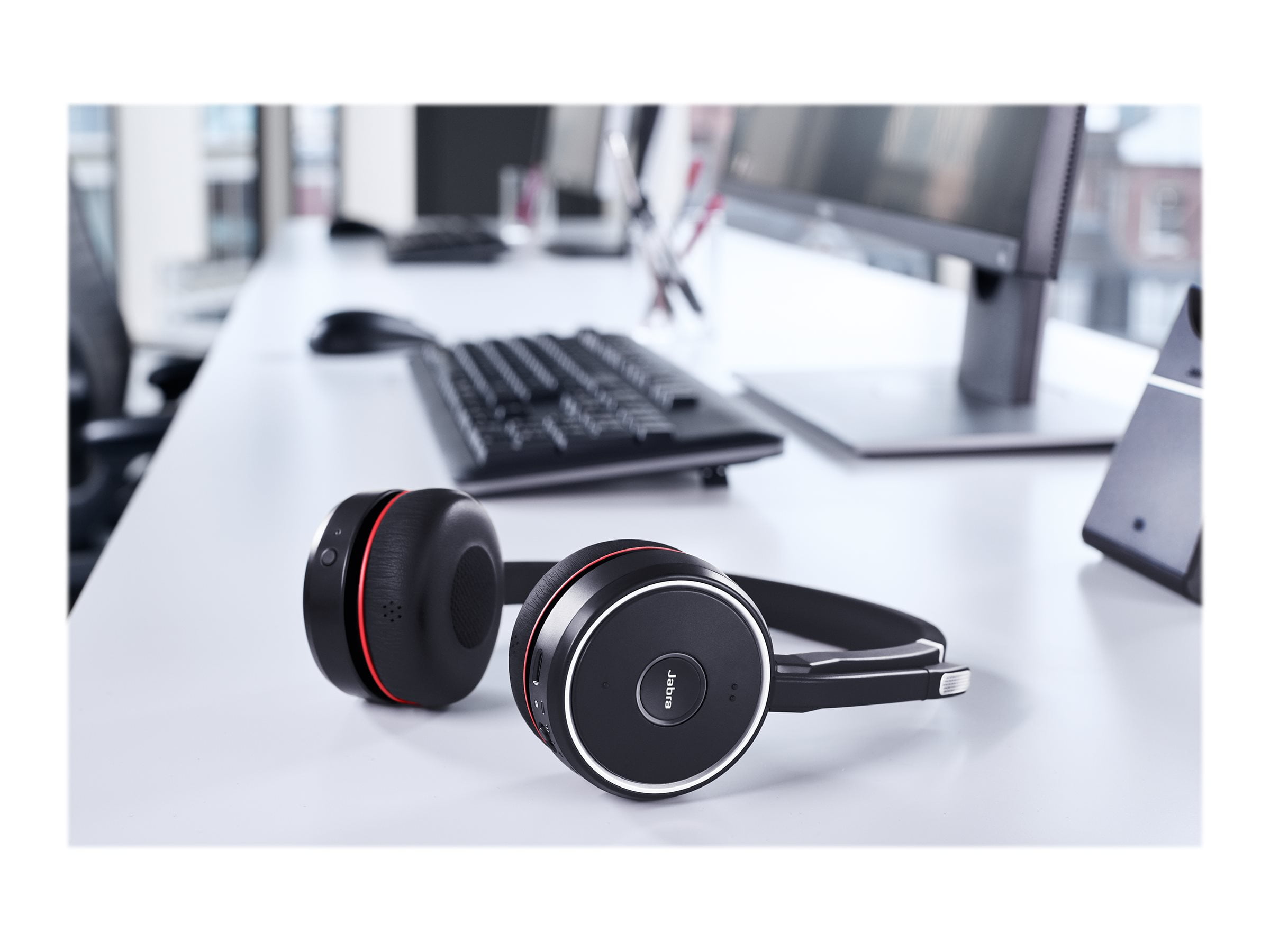 Jabra Evolve 75 UC Stereo Wireless Bluetooth Headset / Music Headphones  Including Link 370 (US Retail Packaging), Black