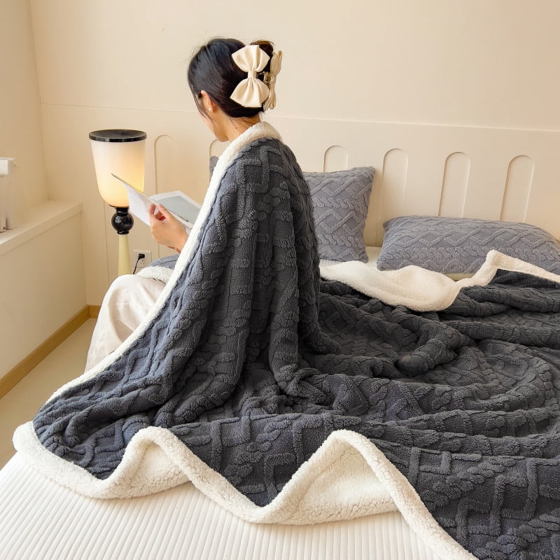 ROSEKIND Luxury Diamond Jacquard Sherpa Throw Blanket, Ultra Soft Reversible Fleece Bed Blanket for Couch & Sofa, Warm & Decorative, 30"x40", Silver Cloud