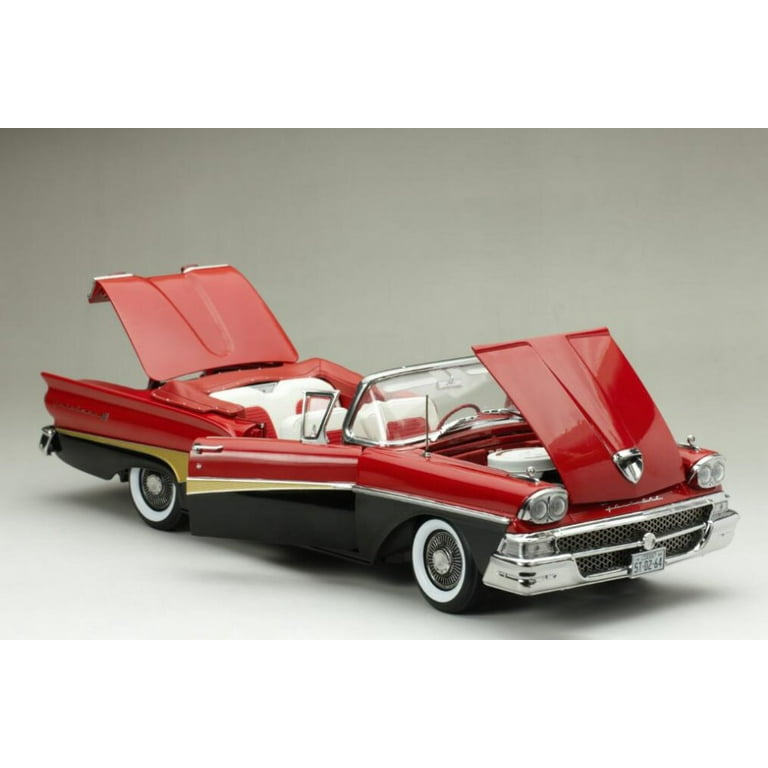 Sun Star 1958 Ford Fairlane 500 Convertible, 1/18 Scale