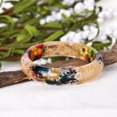 thumbnail image 2 of Brazalete hecho a mano de resina con incrustaciones de flores secas Lucite para fiesta Hugo Pulseras de flores secas, 2 of 7