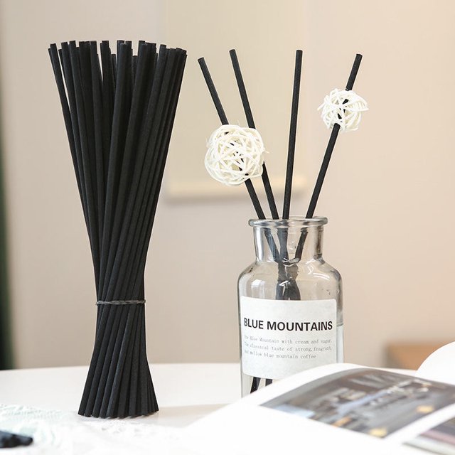 Palos de difusor de ratán de aroma de madera de decoración de tamaño personalizado de suministro directo de fábrica oso de fresa Electrónica