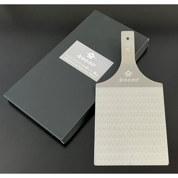 Râpe à Wasabi en Acier Inoxydable Durable - Maître de la Hagane Zame - Grille Wasabi, Ail, Gingembre, Pommes, Fruits, Légumes, Texture Crémeuse/Kinjirushi Wasabi (14.5 x 7.1)