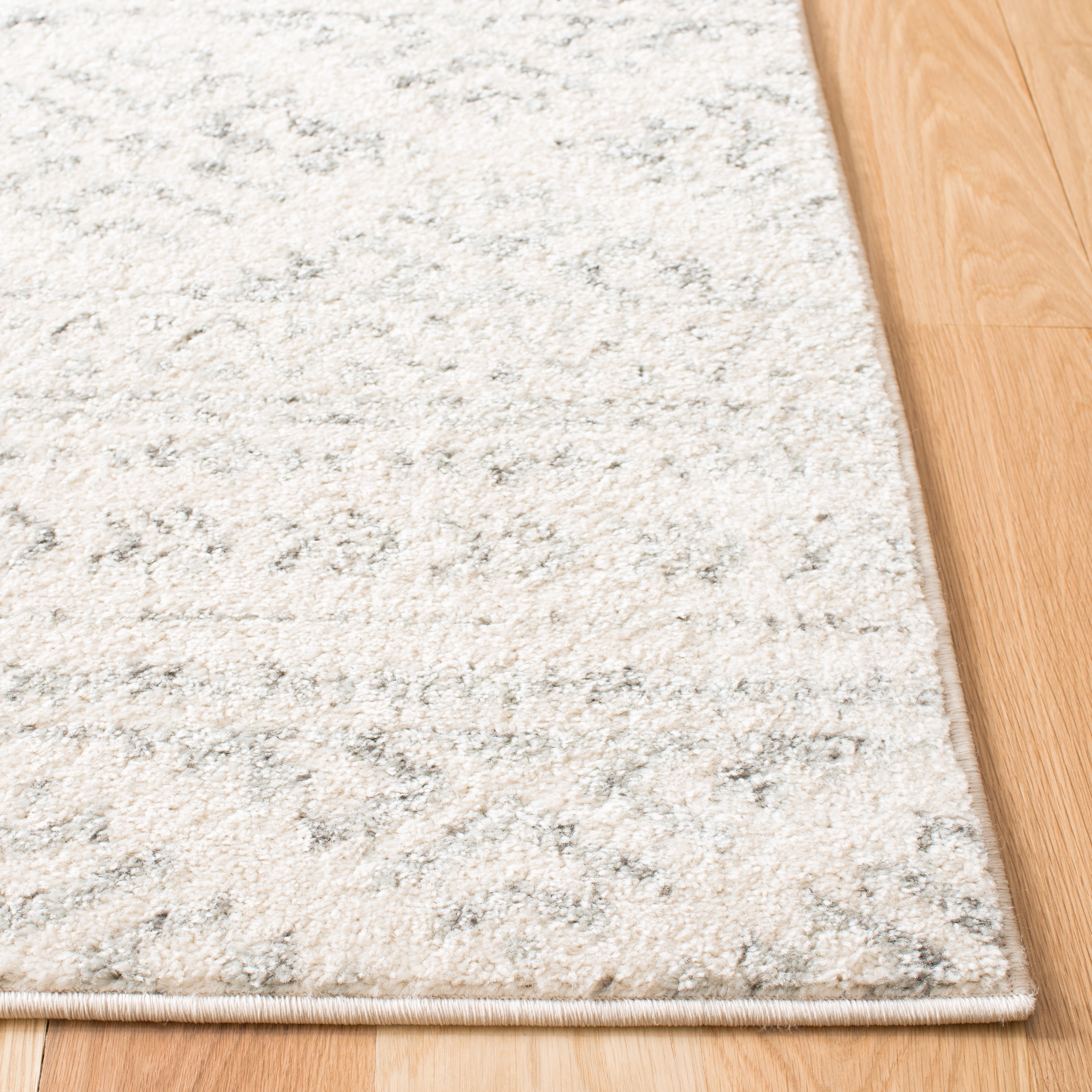 SAFAVIEH Tulum Lakisha Oriental Runner Rug, Ivory/Grey, 2' x 7'