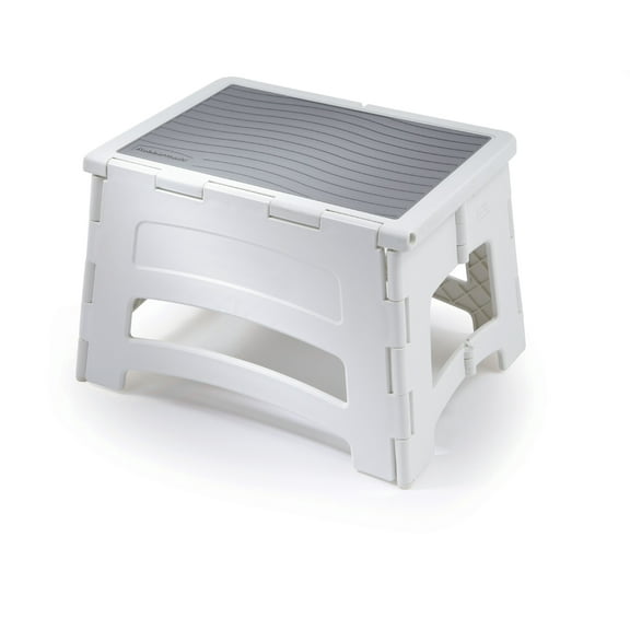 Rubbermaid RM-PL1W Folding 1-Step Plastic Stool