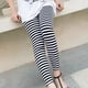 thumbnail image 2 of Leggings ajustados hasta los tobillos para mujer, pantalones con rayas horizontales blancas y negras., 2 of 7