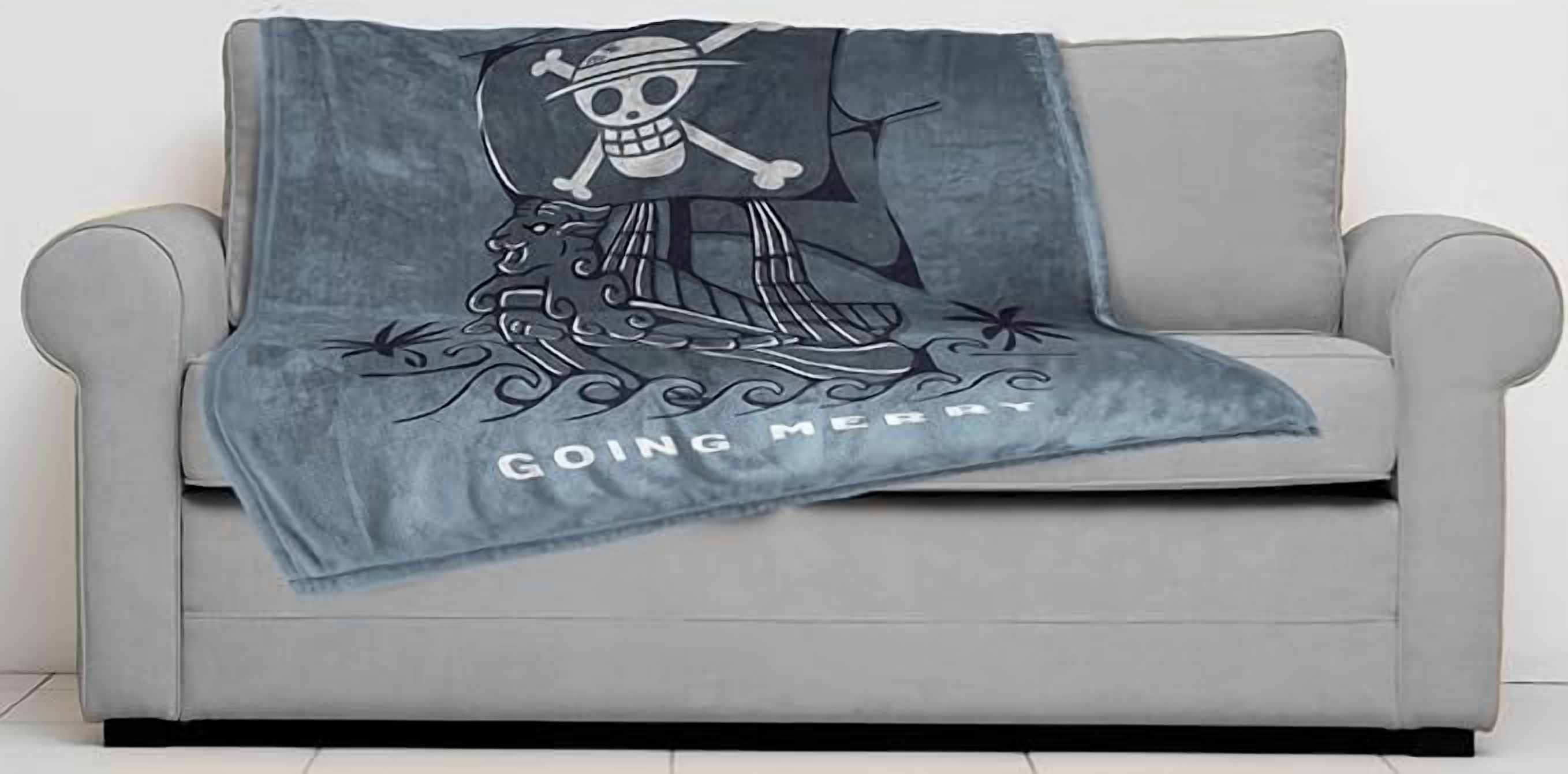 One Piece 893810 50 x 70 in. Straw Hat Pirates Fleece Throw Blanket