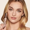 thumbnail image 4 of Cache-cernes Charlotte Tilbury Beautiful Skin Radiant 4 Clair, 4 of 7