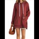 thumbnail image 1 of Vestido Informal Extragrande con Capucha, Larga, Dobladillo Dividido y Cordón Ajustable para Mujer con Bolsillo Tipo Canguro. Rojo XL, 1 of 6