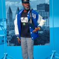 thumbnail image 4 of Barbie Signature Lebron James Kenbassadors Poupée de Collection avec Bomber Universitaire Tenue & Accessoires Incluant Écouteurs, Lunettes de Soleil, & Plus, 4 of 6