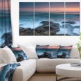 thumbnail image 1 of Rocky Plage et Vagues Blanches, 1 of 3
