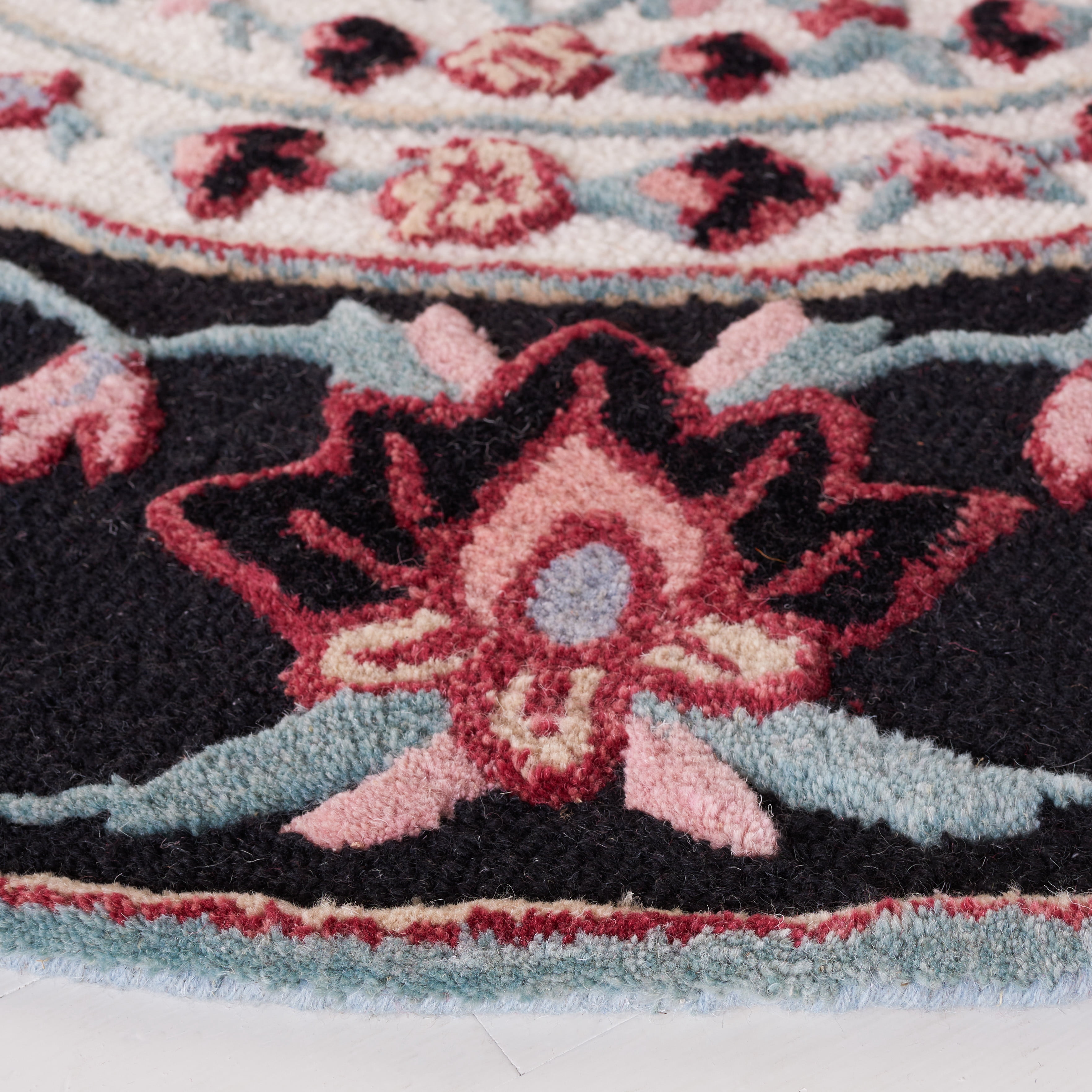 SAFAVIEH Bellagio Vanessa Floral Wool Area Rug, Black/Ivory, 5' x 5' Round