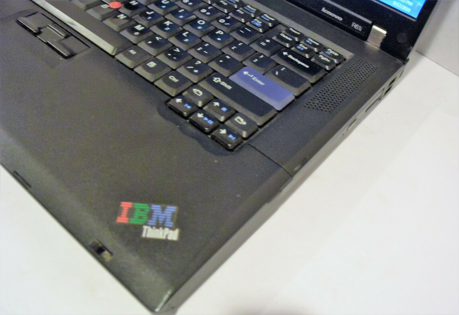 Used Lenovo ThinkPad R61 15.4in. Notebook/Laptop in Black (Intel Core 2 Duo 1.5GHz 2GB 80GB) - image 2 of 5
