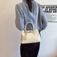 thumbnail image 4 of Bolso de mano texturizado y elegante de alta calidad para mujer 2025, nuevo estilo, bolso de hombro de moda con costuras, elegante y ligero, bolso de mensajero versátil de lujo., 4 of 5