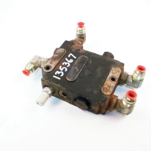Self Leveling Valve, Used, Gehl, 135367
