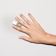 thumbnail image 4 of Kit de uñas Dazzle Dry Mini con sistema de 4 pasos Illuminate Champagne, 4 of 9