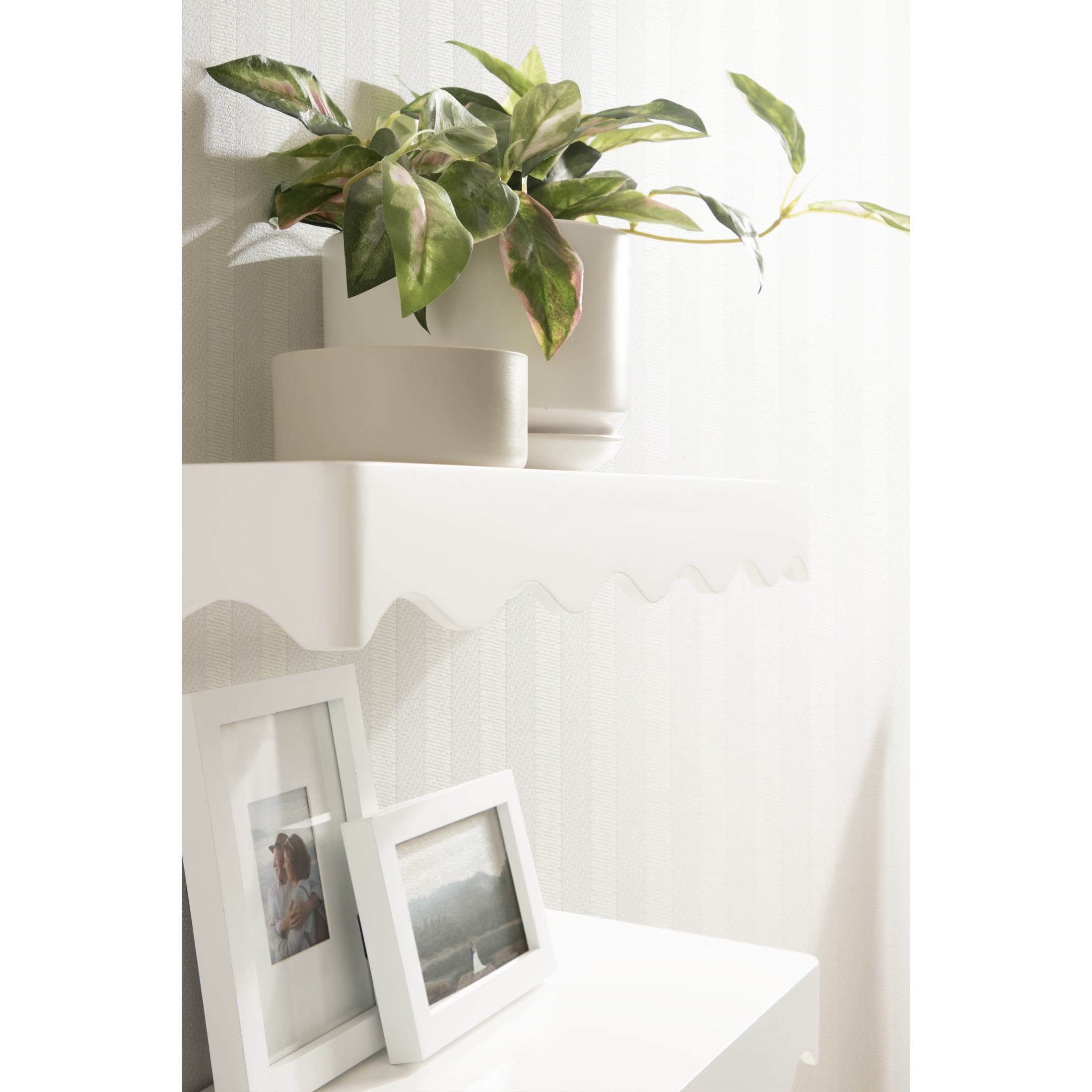 Kate and Laurel Maida Modern Decorative Wavy Wall Floating Shelves, Set of 2, 24 x 8, White, Functional Scalloped Kitchen and Bathroom Shelves for Above Toilet or Cute Dorm Room Bookshelves