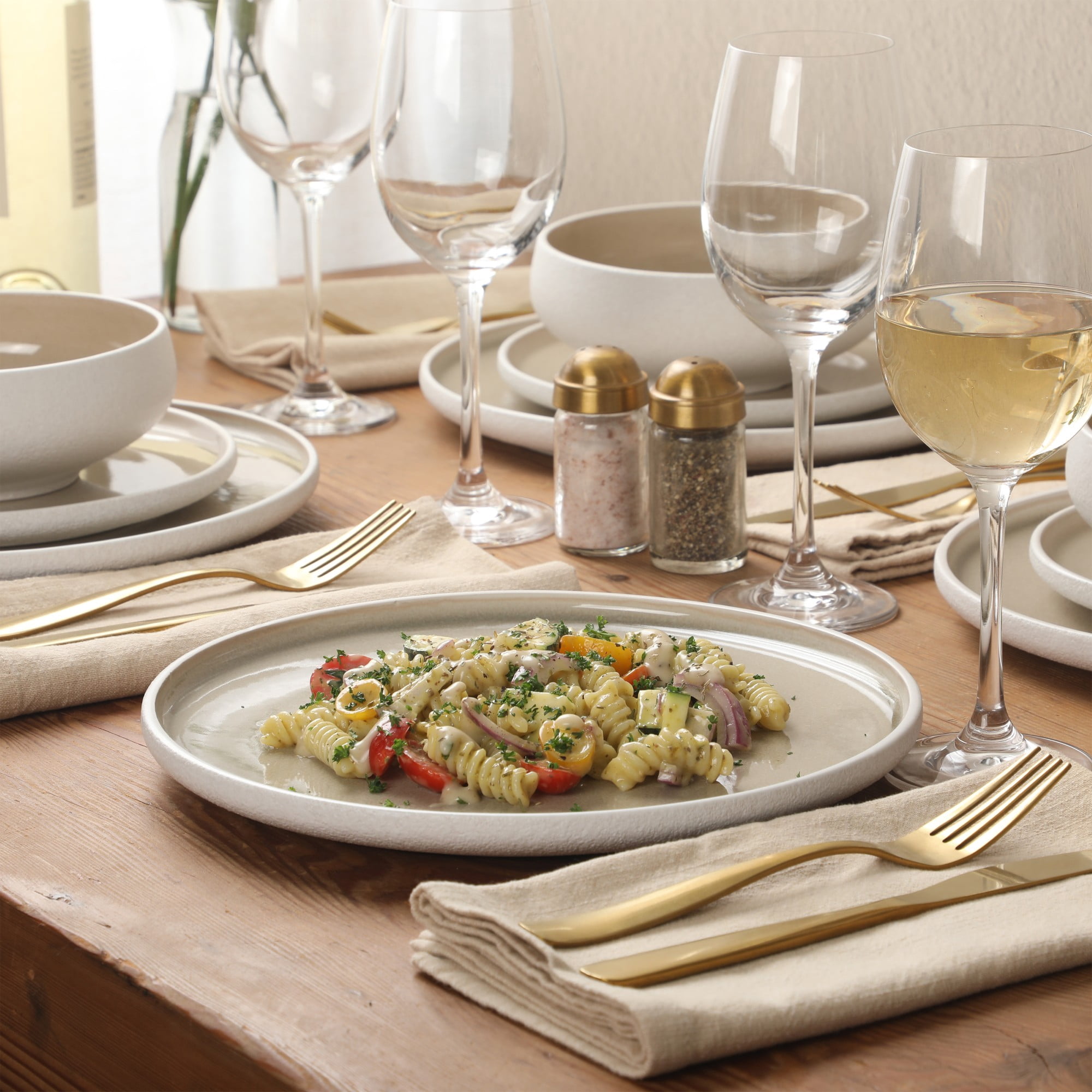 Gibson Elite Pacifico Beach 12-Piece Taupe/White Stoneware Dinnerware Set