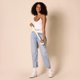 thumbnail image 5 of Pack de 4 Remeras Amazon Essentials Slim Fit con Escote en V para Mujer, Talle L, 5 of 7