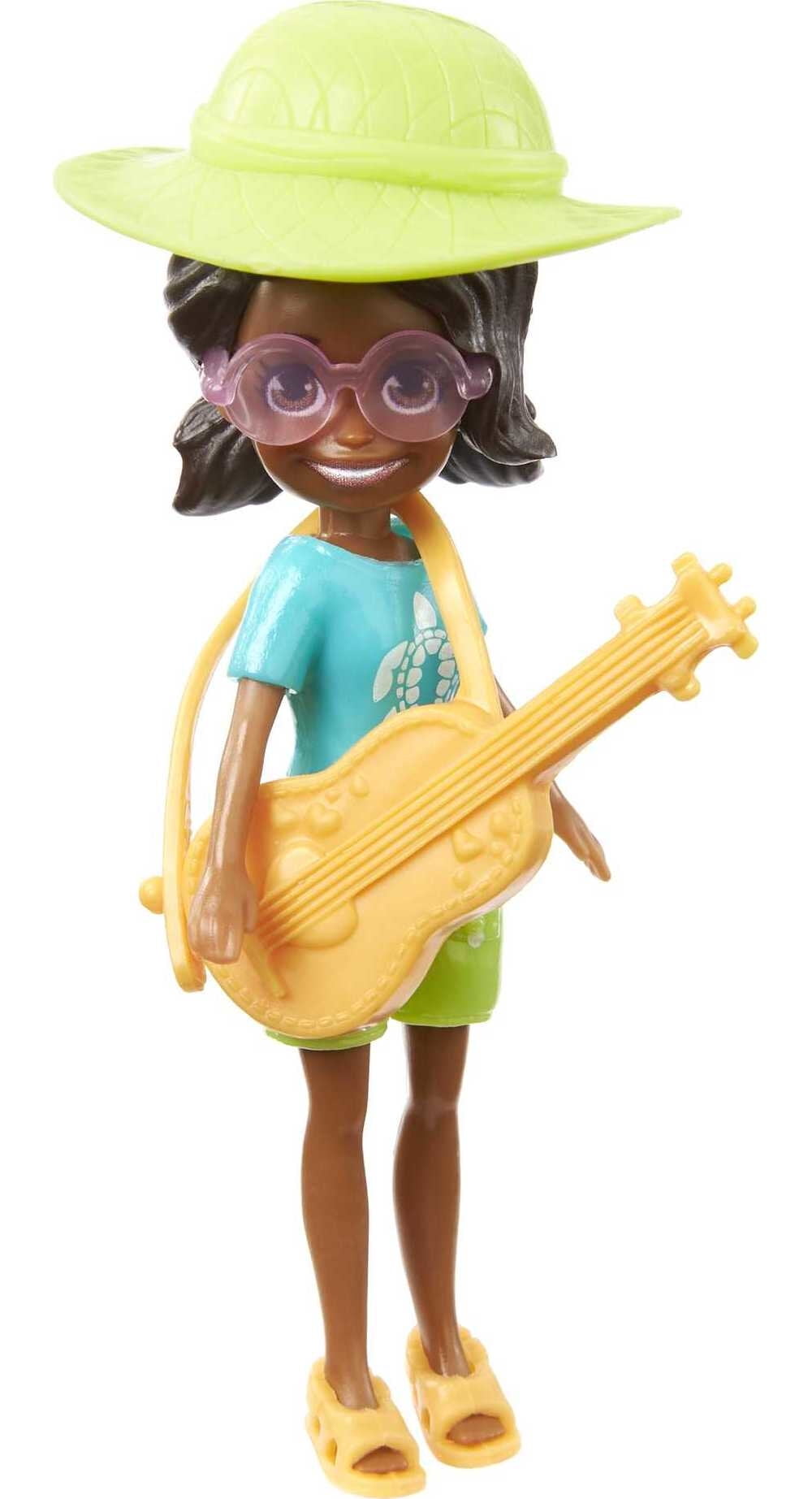 Polly Pocket Splashin' Style Fashion Pack, Travel Toy with Four (3-inch) Dolls and 50+ Accessories