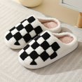 thumbnail image 4 of Zapatillas con estampado de tablero de ajedrez para mujer, zapatos informales con forro de felpa, cómodas zapatillas para parejas, 4 of 4