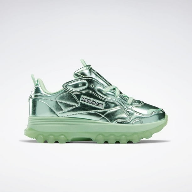 Shoe store show reebok