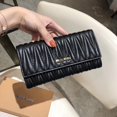 thumbnail image 2 of Cartera Larga De Cuero 100 % Original MIU Negro 5450 Para Mujer Gao Jiahui unisex, 2 of 2