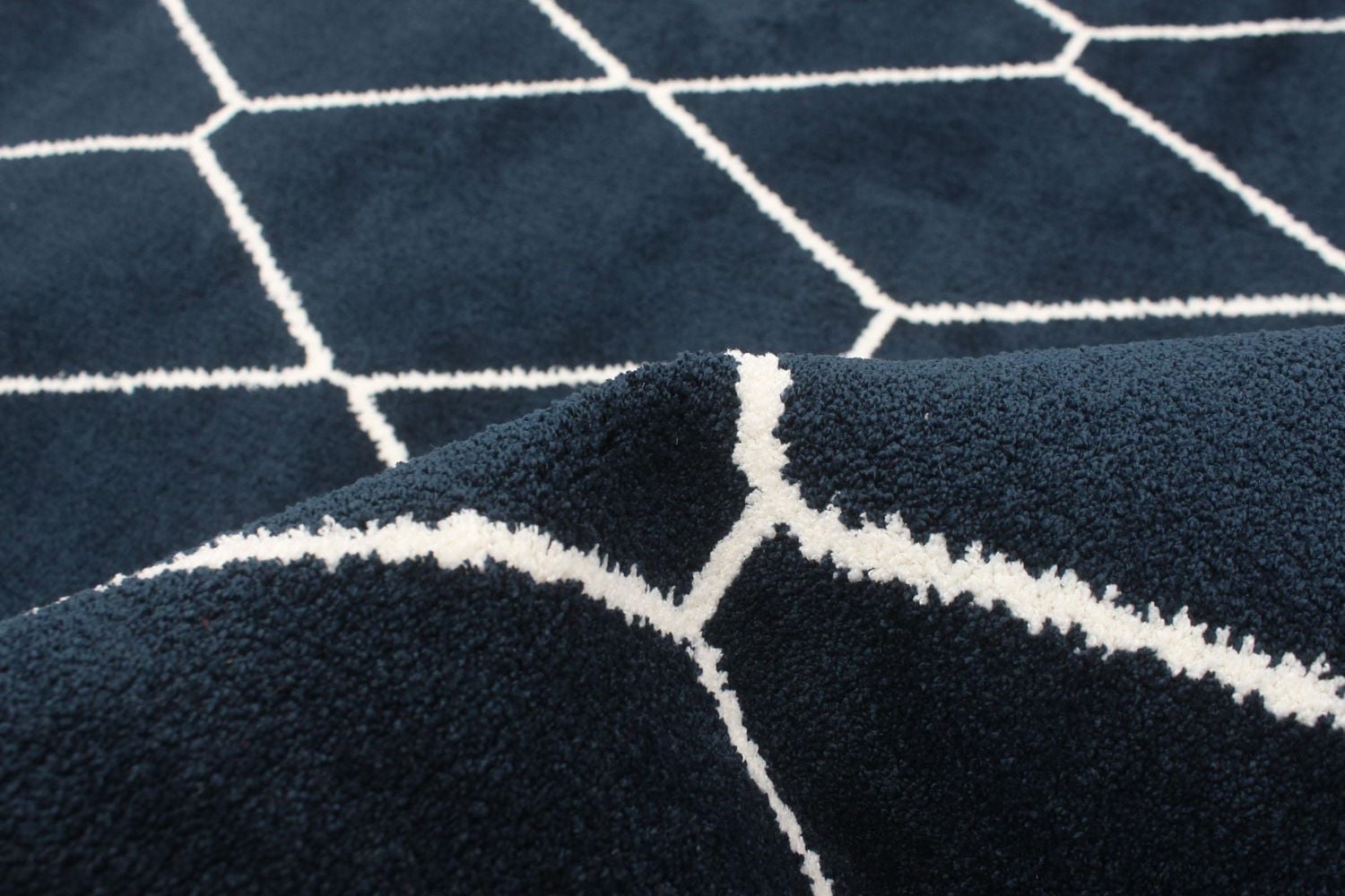 Tapis ECARPET Contemporain pour Salon, Chambre à Coucher, Salle Manger, Collection Diamante