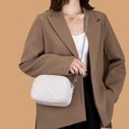 thumbnail image 4 of Bolsa bandolera para mujer cuadrado pequeño de cuero genuino acolchado ondulado (Blanco) Likrtyny Para Estrenar, 4 of 6