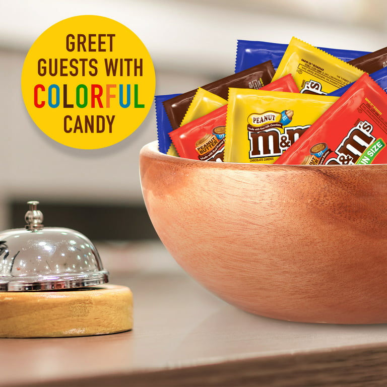  M&M's Peanut Butter Chocolate Fun Size Packs American Candy In  A Variety Of Fun Colors Bulk Party Mix 1.5 Lbs. (24 Oz) : Grocery & Gourmet  Food