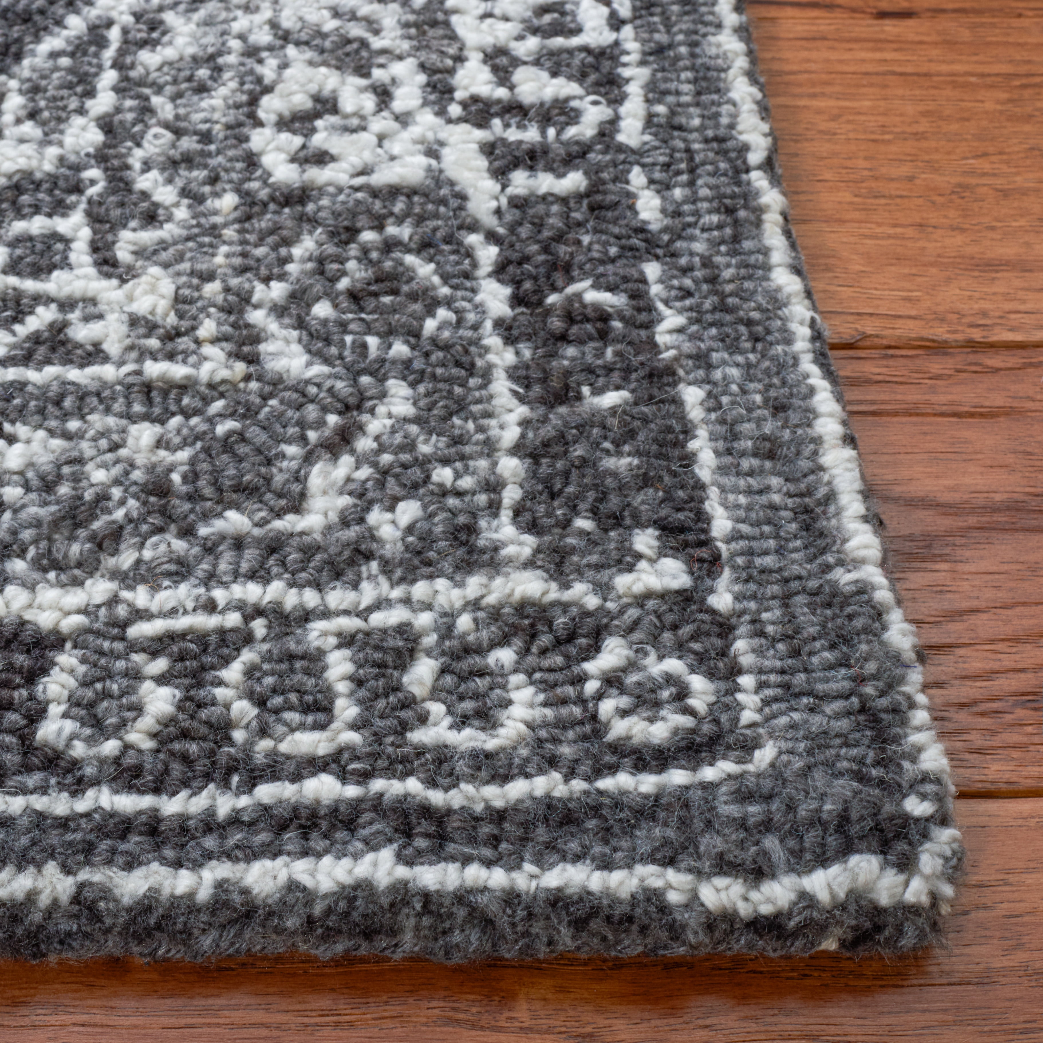 SAFAVIEH Marquee Jone Medallion Area Rug, Black/Ivory, 6' x 6' Square