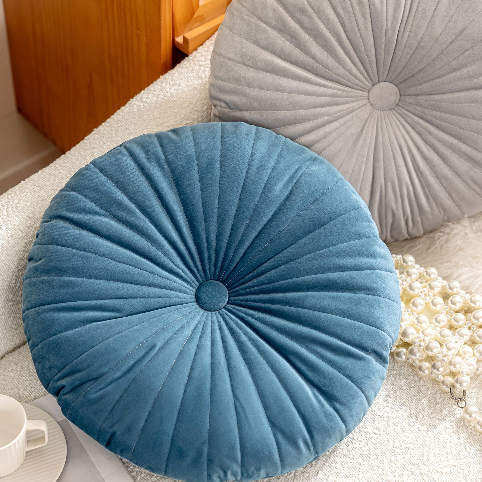 18 Inch Velvet Round Throw Pillow Pleated Meditation Floor Pillow Cushion Decoration Large Pillows Seating for Couch Chair Yoga Living Room