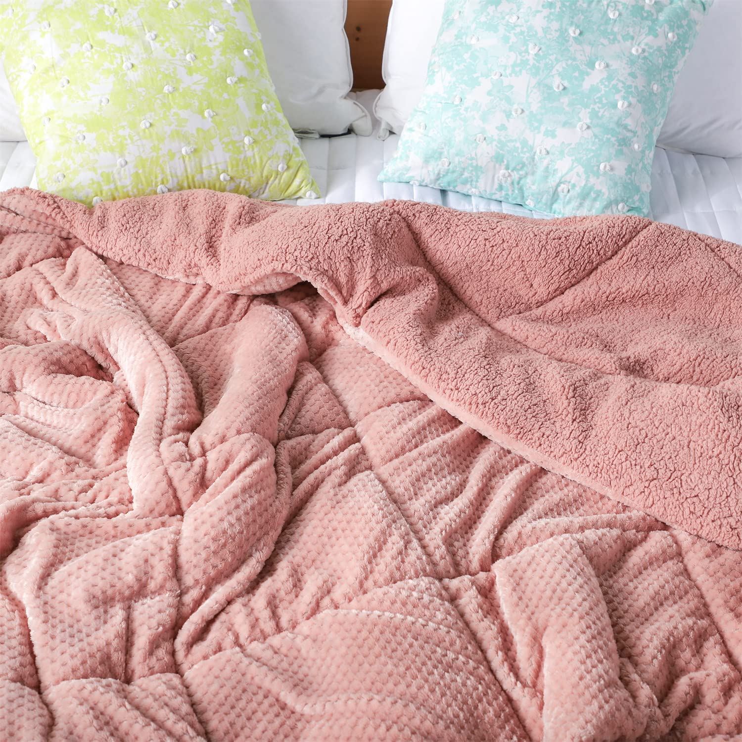 DOMDEC Luxury Flannel Fleece Comforter with Plush Sherpa Back - Faux Fur Blanket, Winter Warmth, Rose Pink Queen Size 90x90 Inches