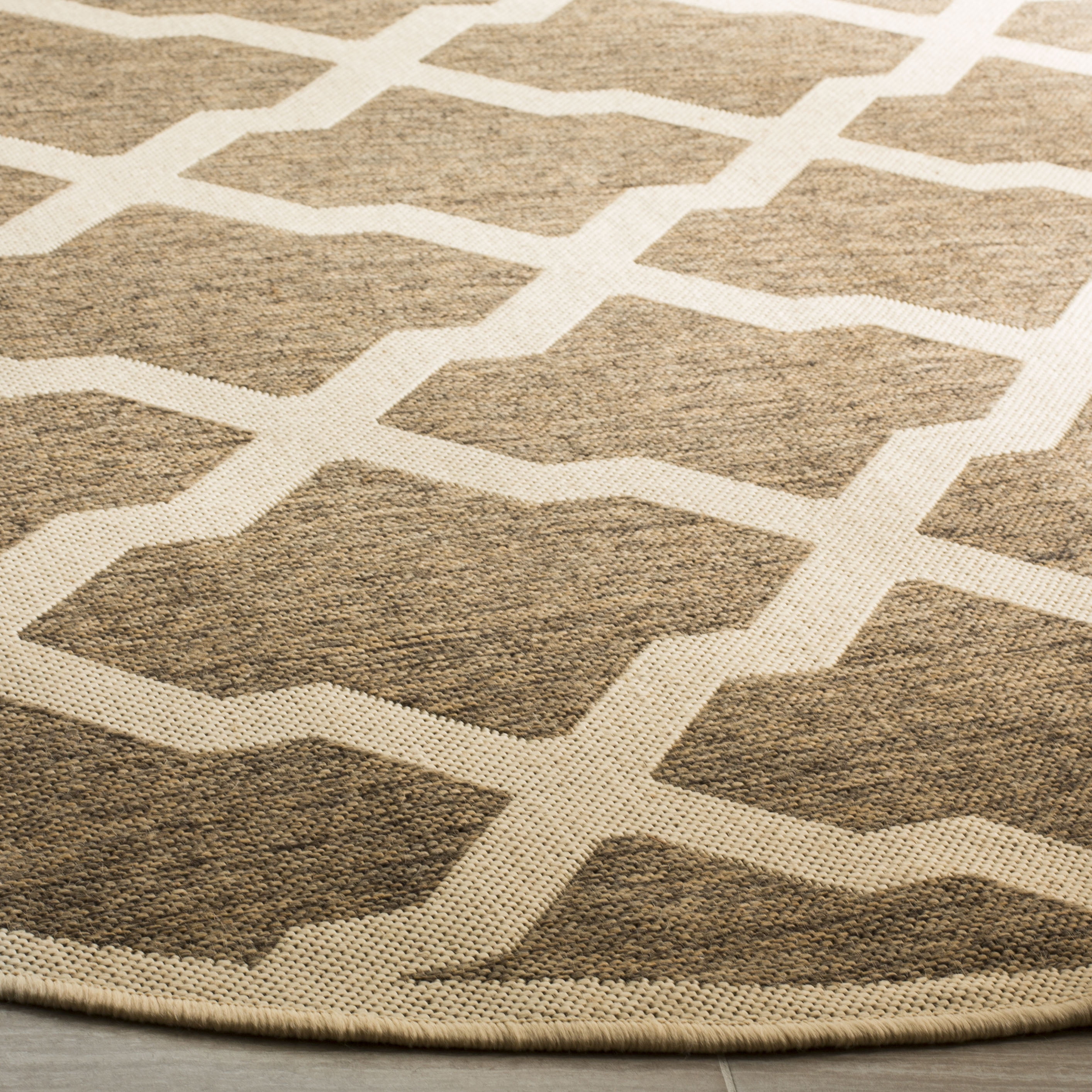 Safavieh Linden Gamal Geometric Indoor/Outdoor Area Rug, Beige/Cream, 6'7" x 6'7" Round