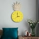 thumbnail image 5 of Reloj de pared con forma de piña, decoración para colgar en la pared, silencioso, estilo nórdico, acrílico, moderno. Amarillo, 5 of 9