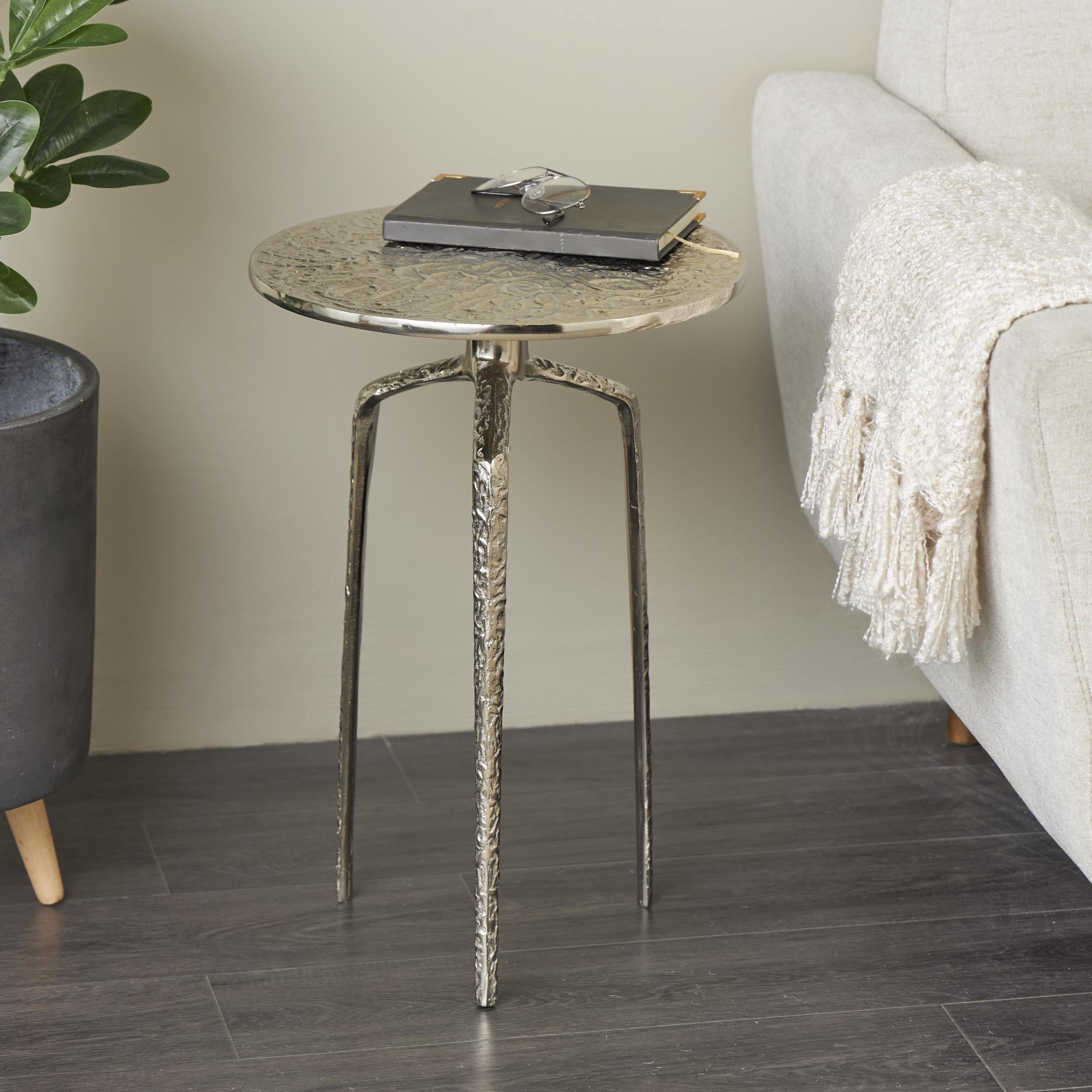 DecMode 15" x 22" Silver Aluminum Metal Slim Textured Geometric Accent Table, 1-Piece