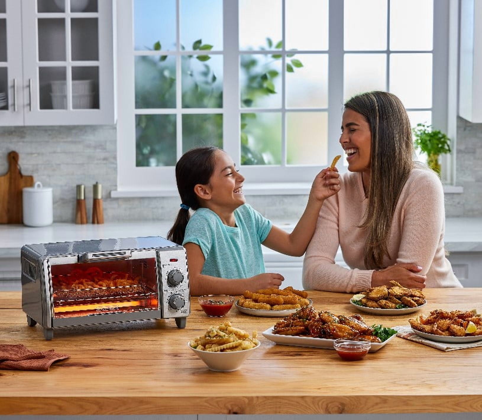 BLACK+DECKER Crisp ‘N Bake Air Fry 4-Slice Toaster Oven, Silver & Black, Fits 9 Inch Pizza, .35 Cubic Feet