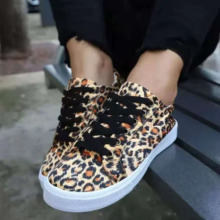 

Women‘s Lightweight Flat Sneakers Low Top Lace Up Comfy Casual Walking Shoes Women‘s Footwear