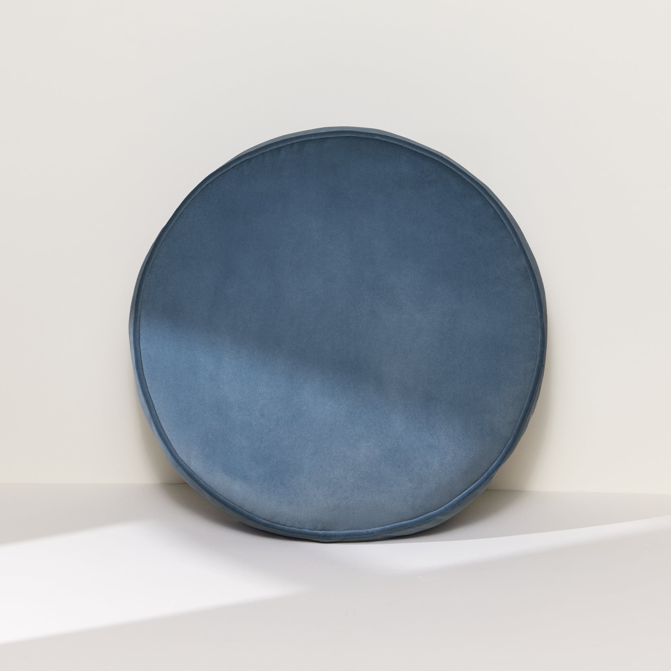 Mainstays Filmore Round Decorative Throw Pillow 16" x 16" Blue, 1 Count, Adult & Teen