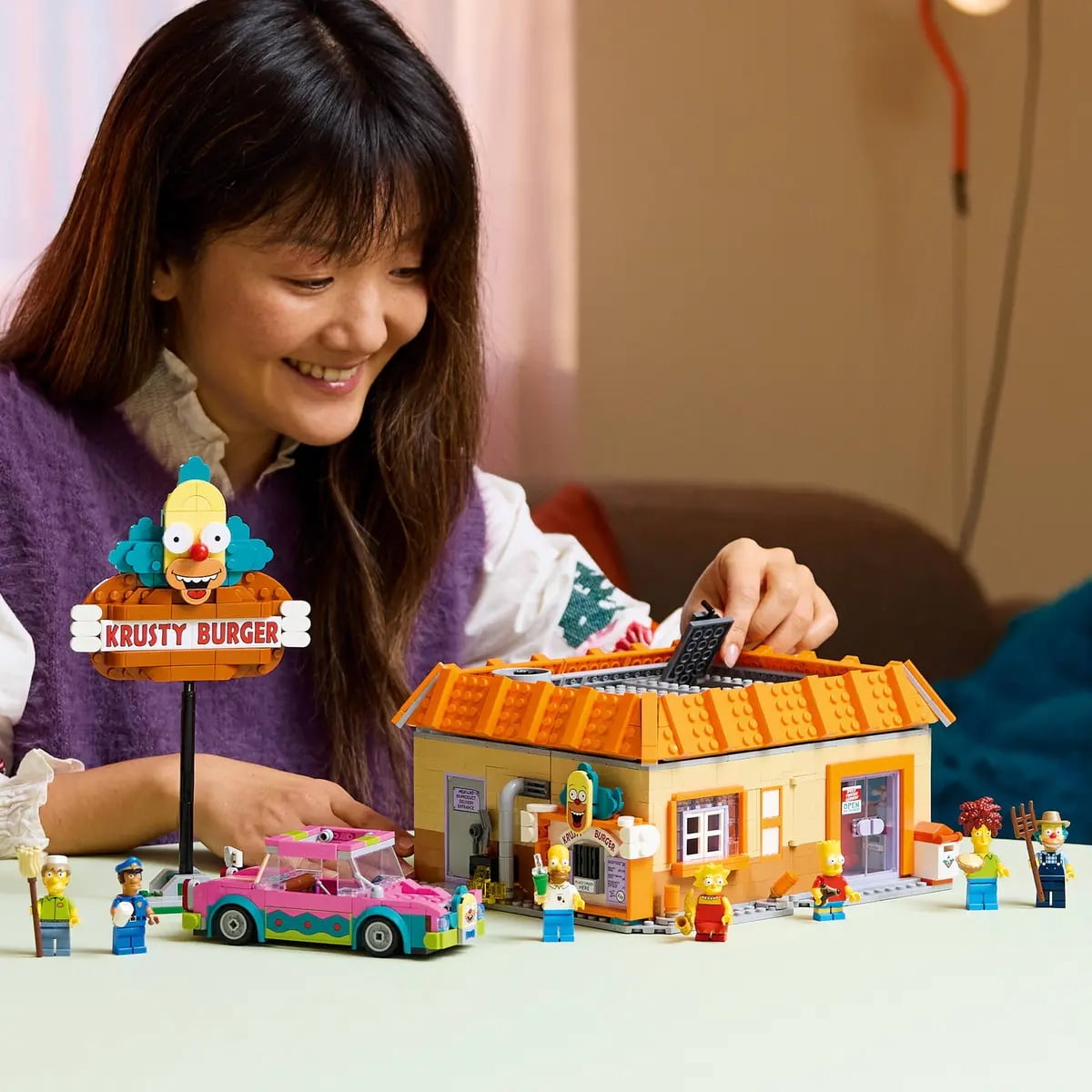 LEGO® Icons The Simpsons™: Krusty Burger 10352 Building Set – Collectible Display Model with Homer’s Clown Car and 7 Minifigures – 1,635 Pieces for Adult Fans of The Simpsons