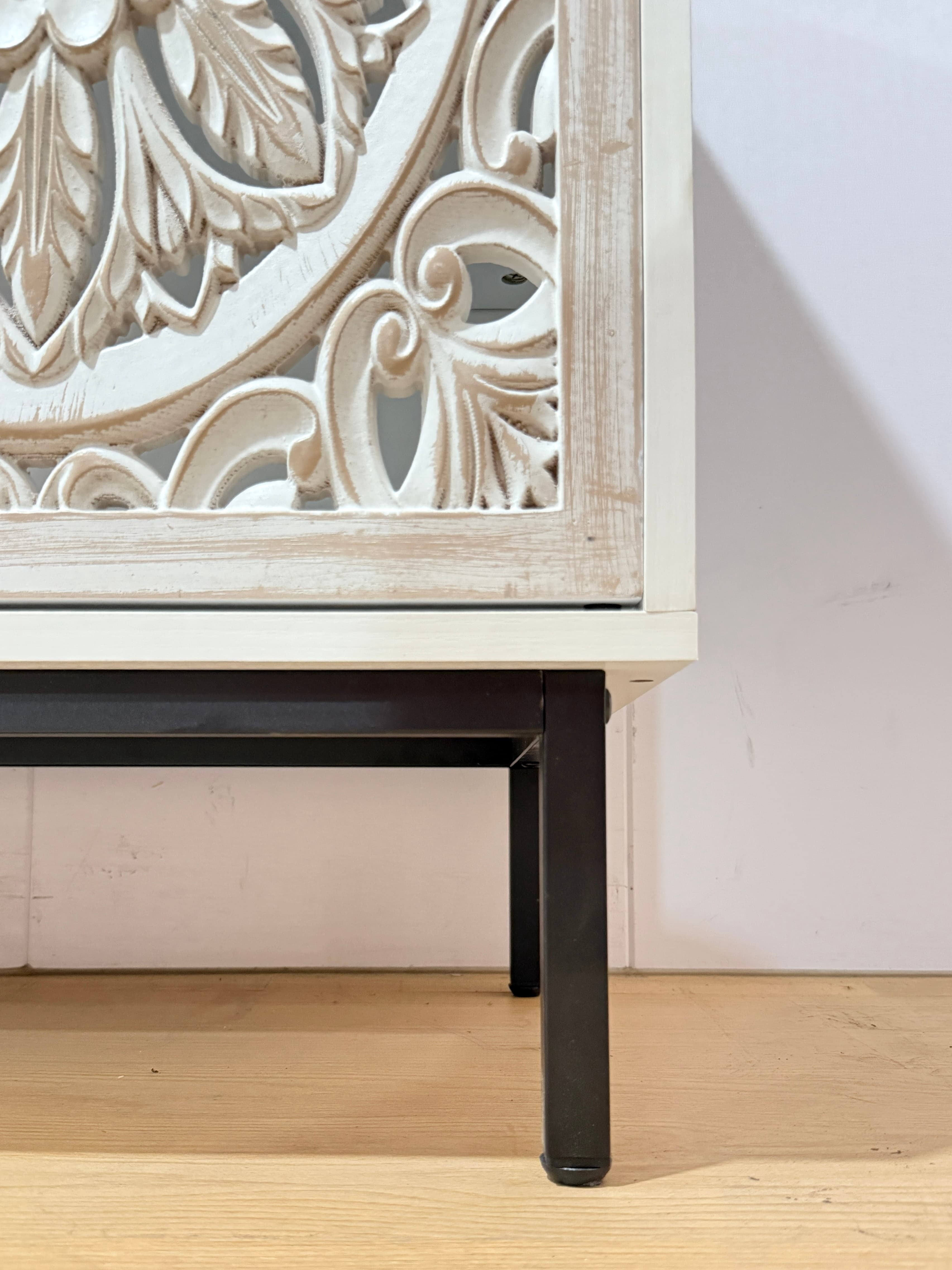 Aukfa Accent Cabinet with Carved Wood Design, Buffet Sideboard & TV Stand for Living Room, Dining Room,White