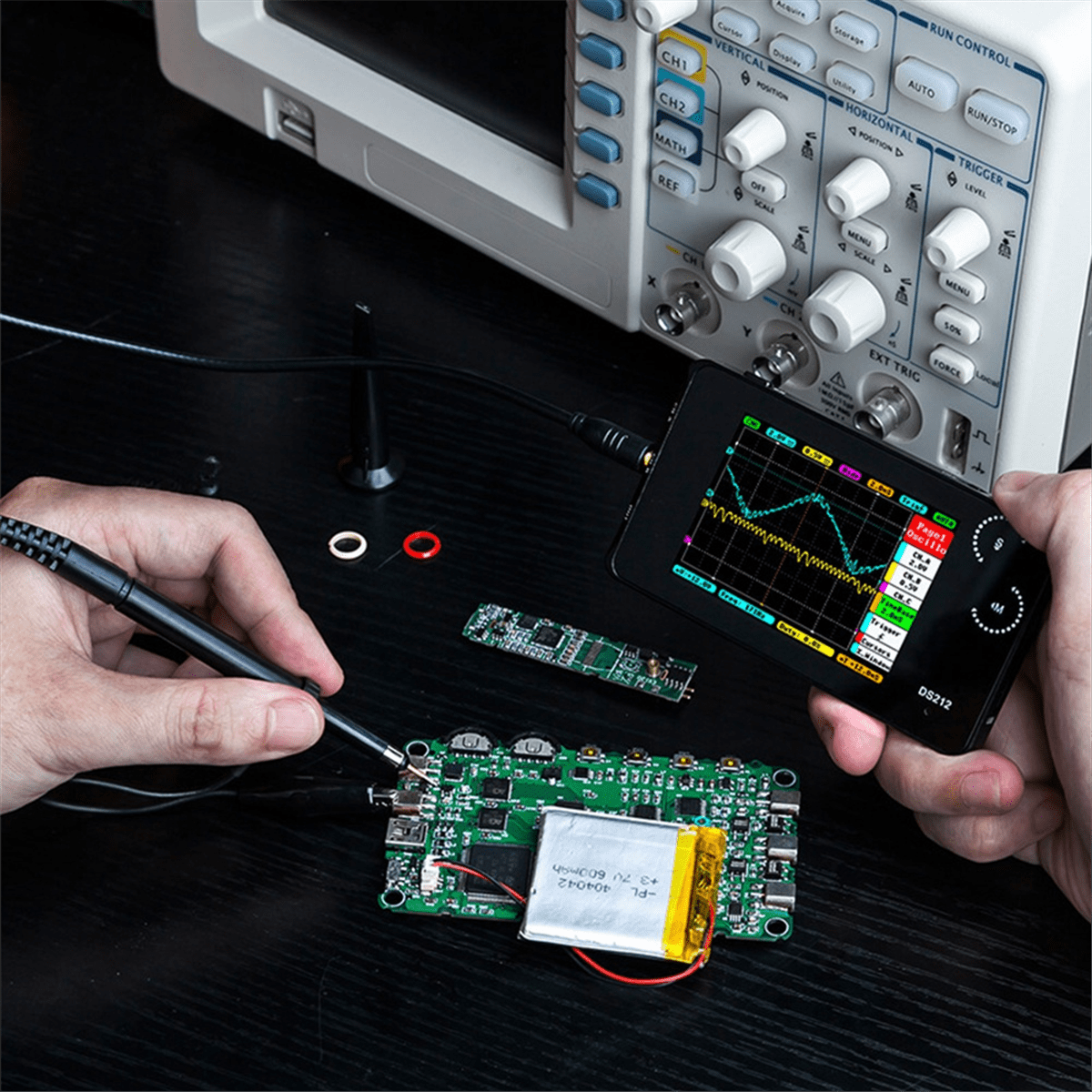DS212 Digital Oscilloscope 2 Channels 10MSa/S Max Sampling Rate Mini Smart Handheld Osciloscopio for Car Repairing