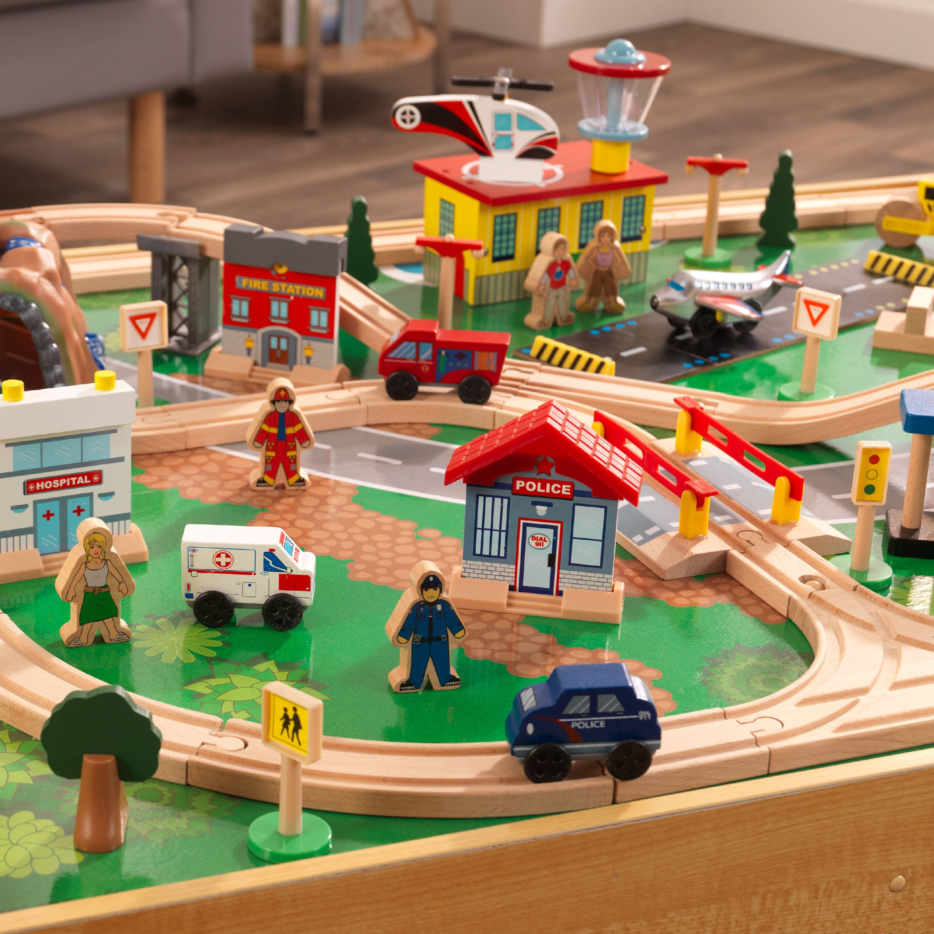 adventure town railway train set & table