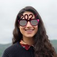 thumbnail image 4 of IDEANATEGRATE 4Ud Gafas De Fiesta Para Año Nuevo 2027 Con Lentes Acrílicos Claros Y Marco Digital Color Surtido, 4 of 8