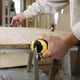 thumbnail image 2 of Bobina de tiza DEWALT 3:1 con mango de acero inoxidable para tiza azul, 2 of 5