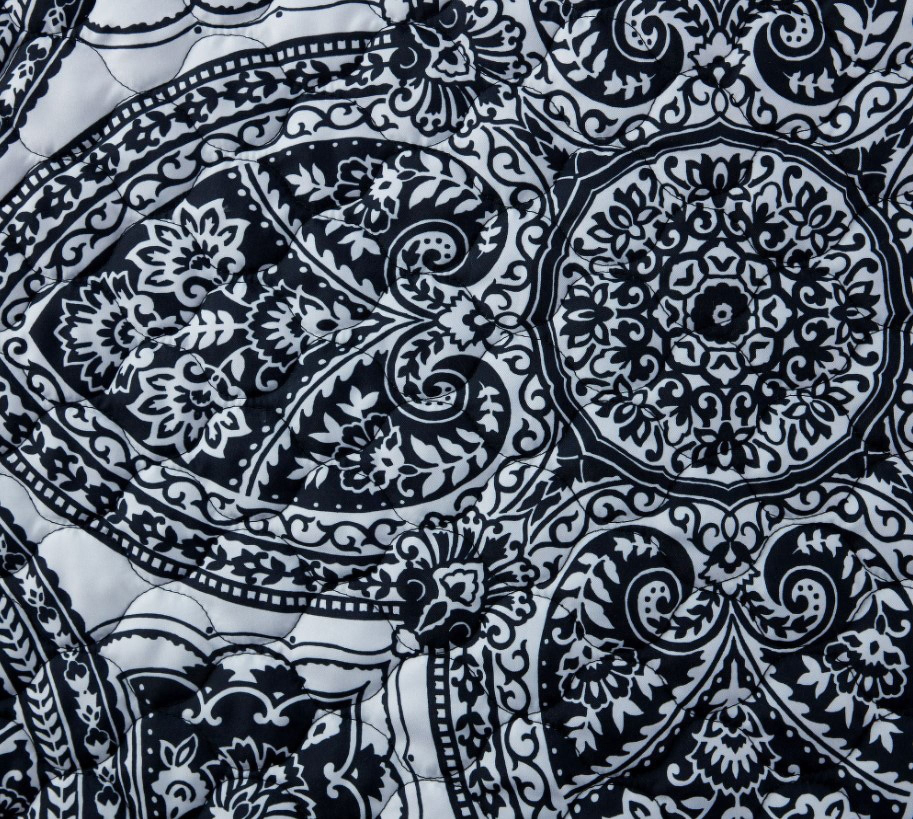 Mainstays Black & White Medallion 100% Polyester Pillow Shams, King - Reversible (2 Count)