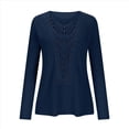 thumbnail image 3 of Camiseta de Mujer con Encaje de Piña y Costuras, Color Liso, Larga, Cuello Redondo, Informal. Azul Marino S, 3 of 7
