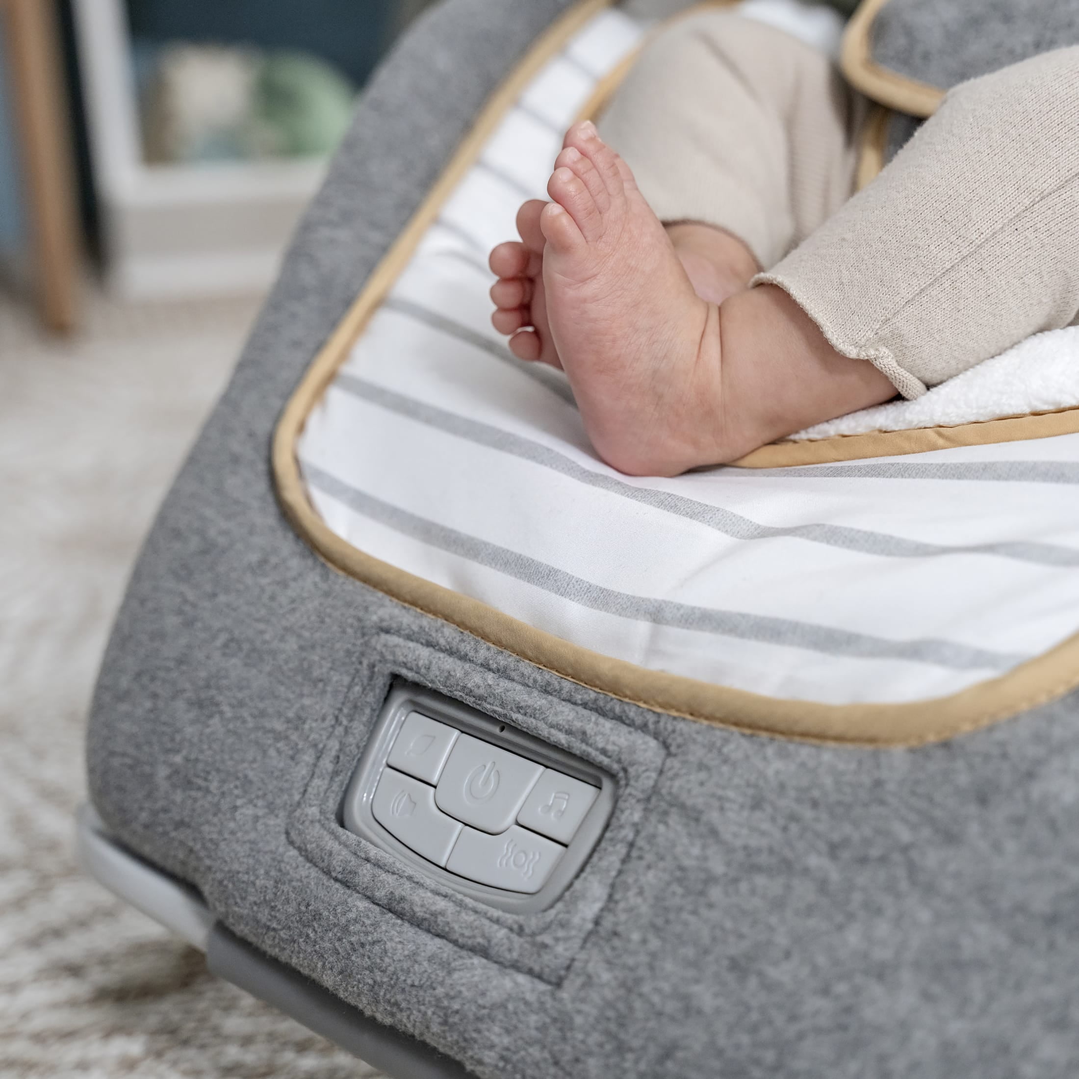 Ingenuity Boutique Collection Bella Teddy Vibrating Rocking Seat with Premium Fabric, Unisex, Ages Newborn and Up